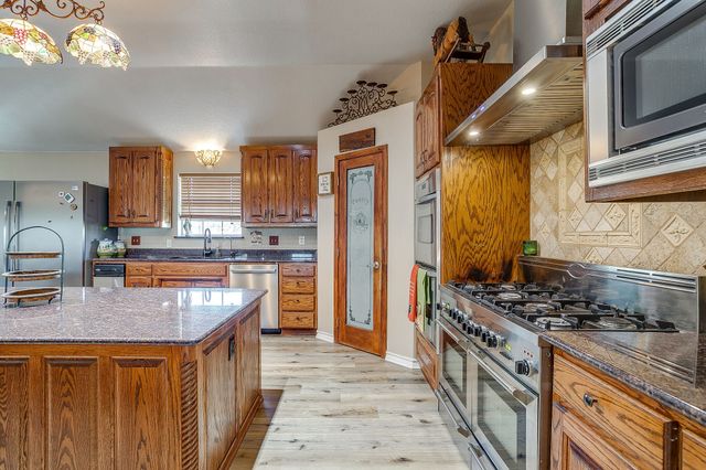 1390 Mary Drive, Weatherford, TX 76085