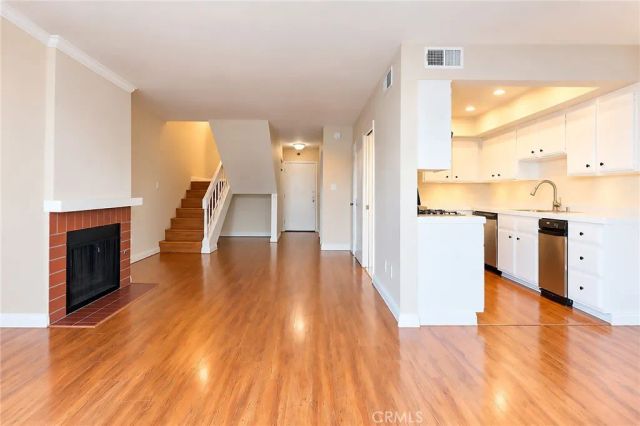 201 S Catalina 6, Pasadena, CA 91106