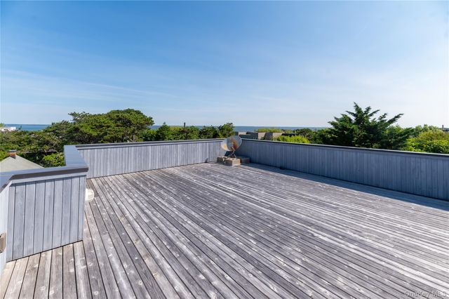 36 Dune Way, Seaview, NY 11770