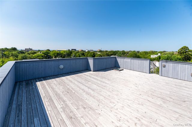 36 Dune Way, Seaview, NY 11770
