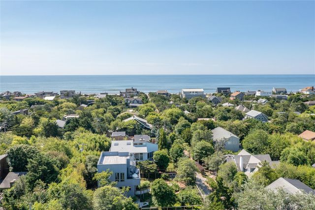 36 Dune Way, Seaview, NY 11770