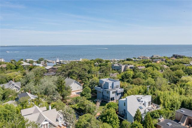 36 Dune Way, Seaview, NY 11770