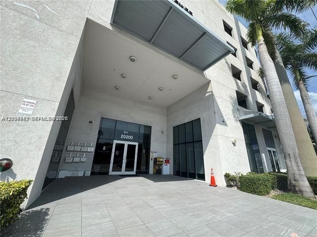 20200 W Dixie Hwy 1008 1008, Miami, FL 33180