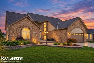 53572 Villa Rosa Drive, Macomb, MI 48042