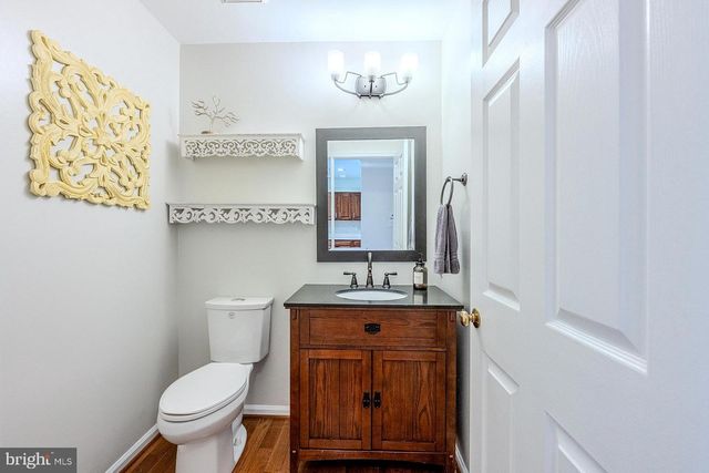 3907 CLARES CT, Fairfax, VA 22033