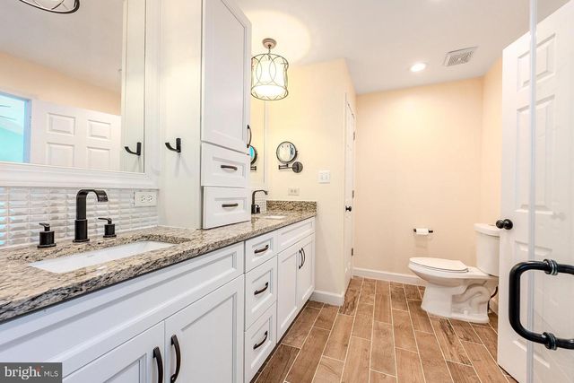 3907 CLARES CT, Fairfax, VA 22033