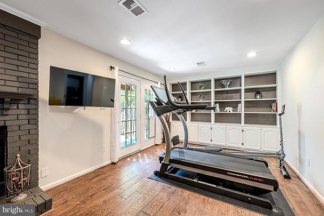3907 CLARES CT, Fairfax, VA 22033