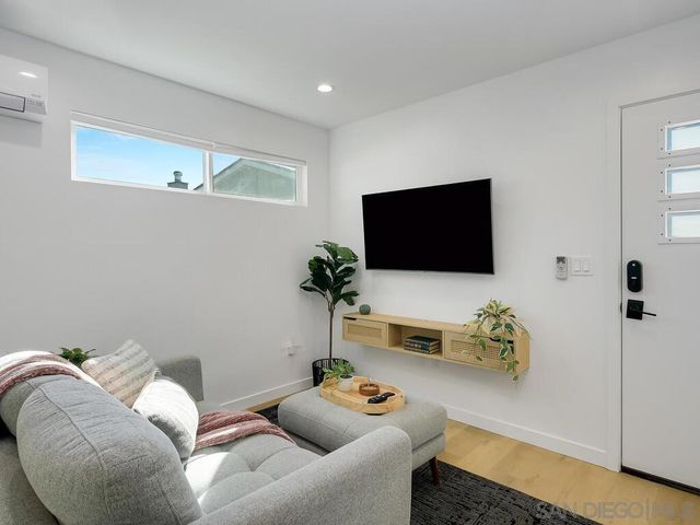 4751 Altadena Ave, San Diego, CA 92115