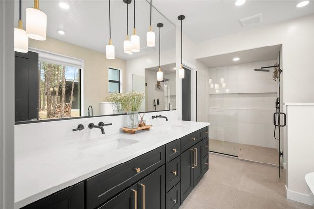 16771 S Sherman Rd, Cheney, WA 99004