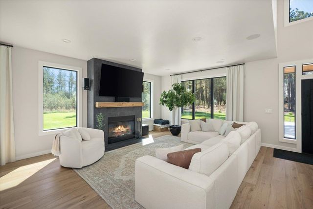 16771 S Sherman Rd, Cheney, WA 99004