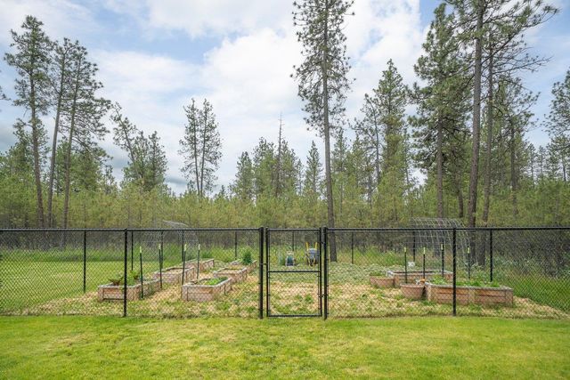16771 S Sherman Rd, Cheney, WA 99004