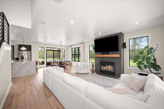 16771 S Sherman Rd, Cheney, WA 99004