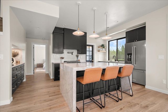 16771 S Sherman Rd, Cheney, WA 99004