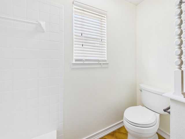 10 FAWNWOOD COURT, Wichita Falls, TX 76310