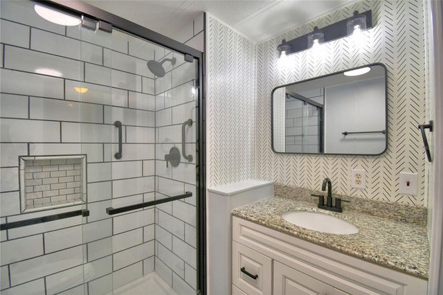 5006 LODGEWOOD DRIVE, Lakeland, FL 33810