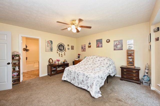 104 Spicer Ct, White House, TN 37188