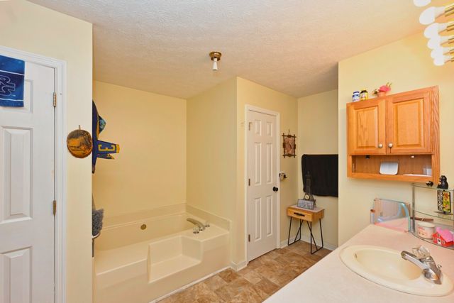 104 Spicer Ct, White House, TN 37188