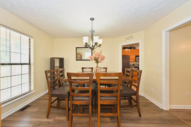 104 Spicer Ct, White House, TN 37188