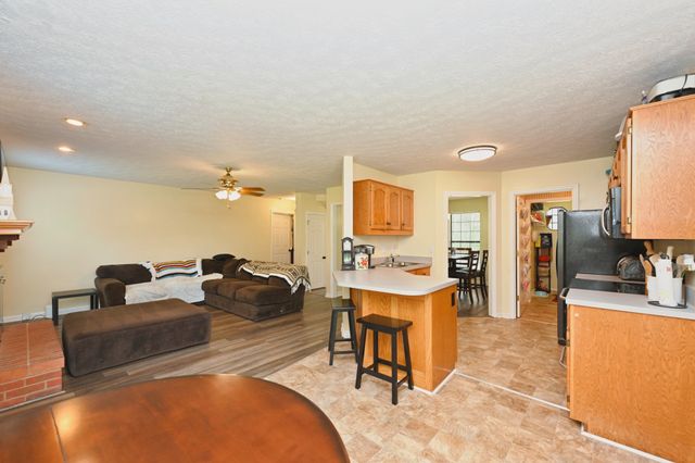 104 Spicer Ct, White House, TN 37188
