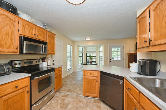 104 Spicer Ct, White House, TN 37188