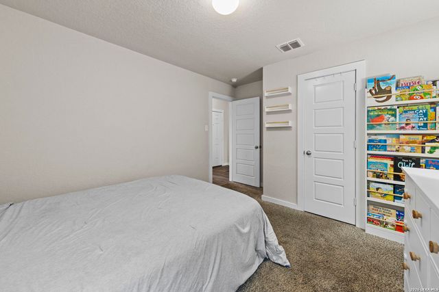 5403 PEARL VLY, San Antonio, TX 78242