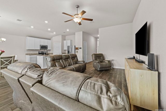 5403 PEARL VLY, San Antonio, TX 78242