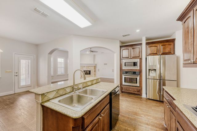 6911 Bradford Estates Drive, Sachse, TX 75048