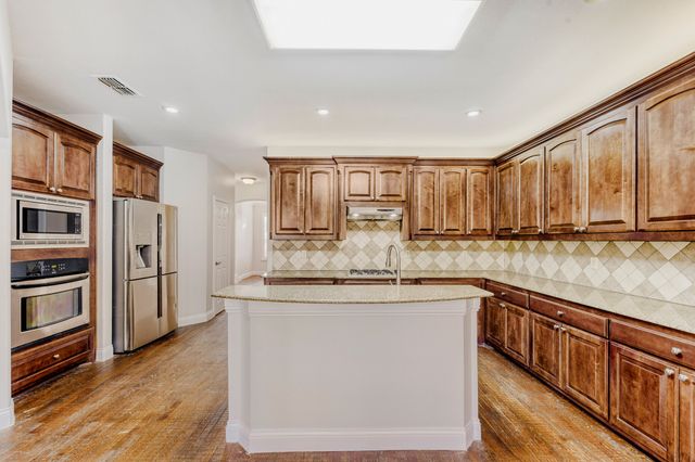 6911 Bradford Estates Drive, Sachse, TX 75048