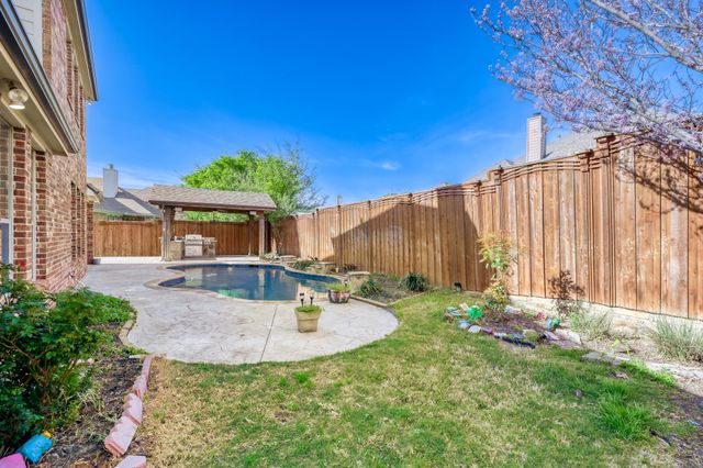 6911 Bradford Estates Drive, Sachse, TX 75048