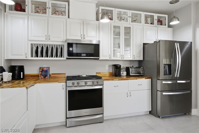 8648 Deering Bay Drive, Las Vegas, NV 89131