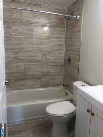 5701 Kennedy Boulevard 14 L, West New York, NJ 07093