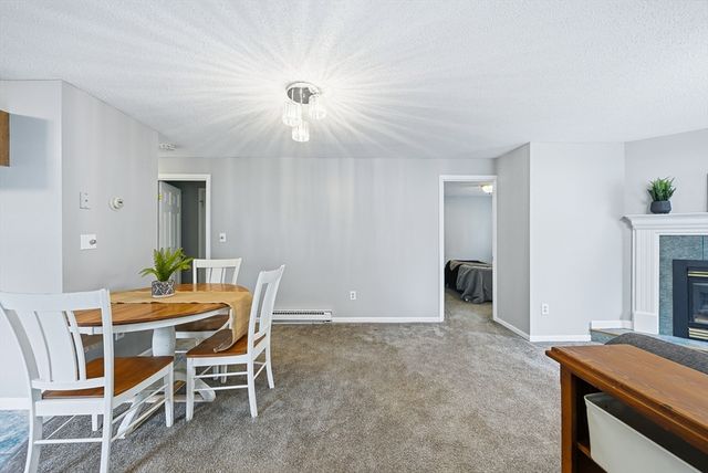 4 Bunker Hill Rd, Leicester, MA 01524
