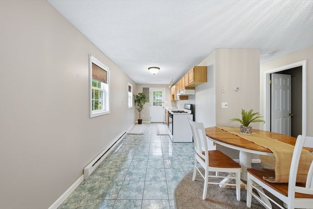 4 Bunker Hill Rd, Leicester, MA 01524