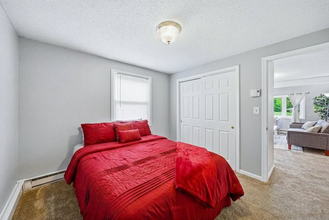 4 Bunker Hill Rd, Leicester, MA 01524
