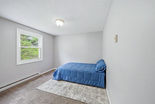 4 Bunker Hill Rd, Leicester, MA 01524