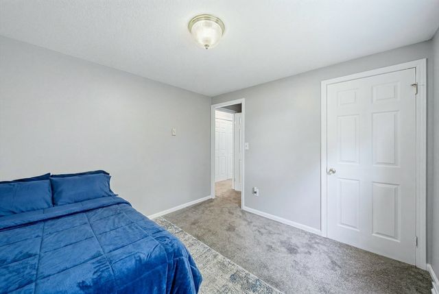 4 Bunker Hill Rd, Leicester, MA 01524
