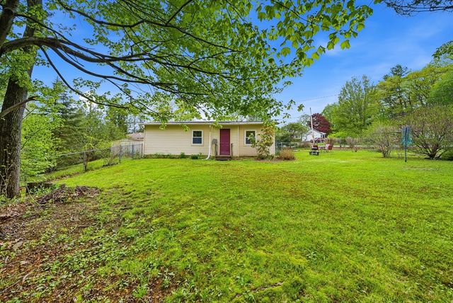 4 Bunker Hill Rd, Leicester, MA 01524