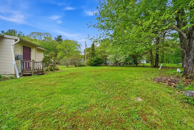 4 Bunker Hill Rd, Leicester, MA 01524