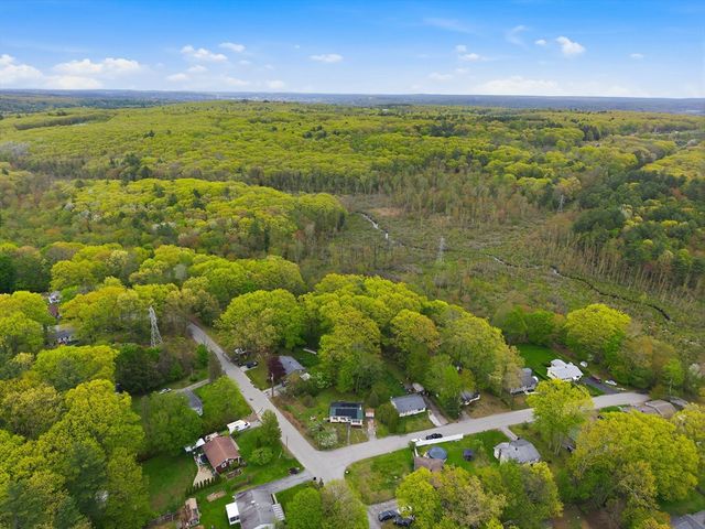 4 Bunker Hill Rd, Leicester, MA 01524