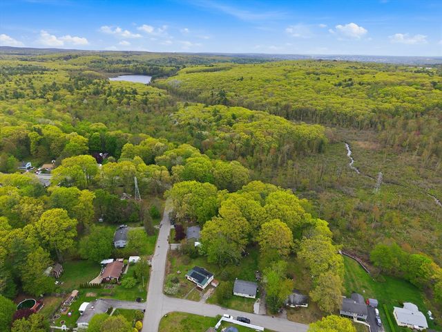 4 Bunker Hill Rd, Leicester, MA 01524