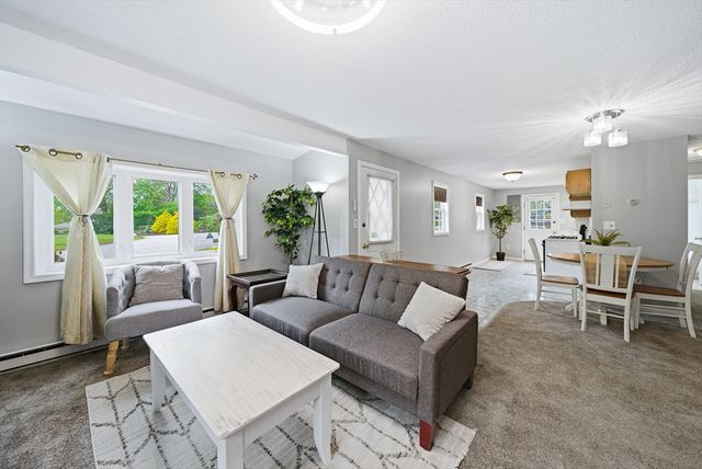 4 Bunker Hill Rd, Leicester, MA 01524