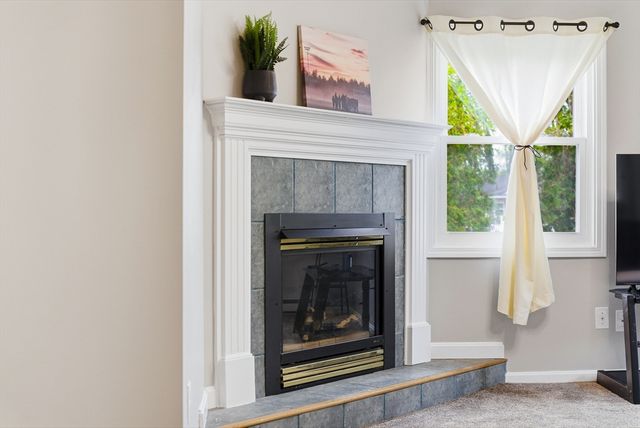 4 Bunker Hill Rd, Leicester, MA 01524