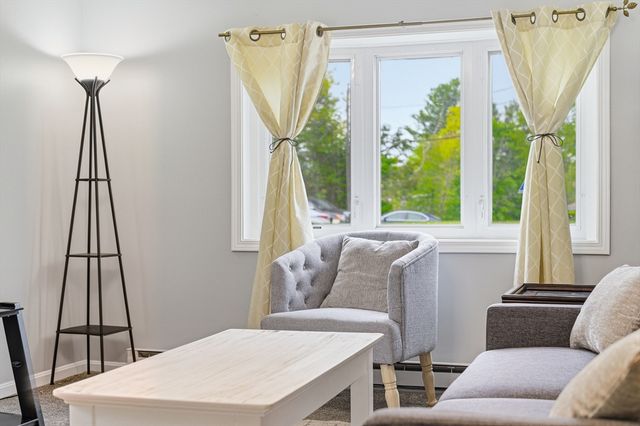 4 Bunker Hill Rd, Leicester, MA 01524