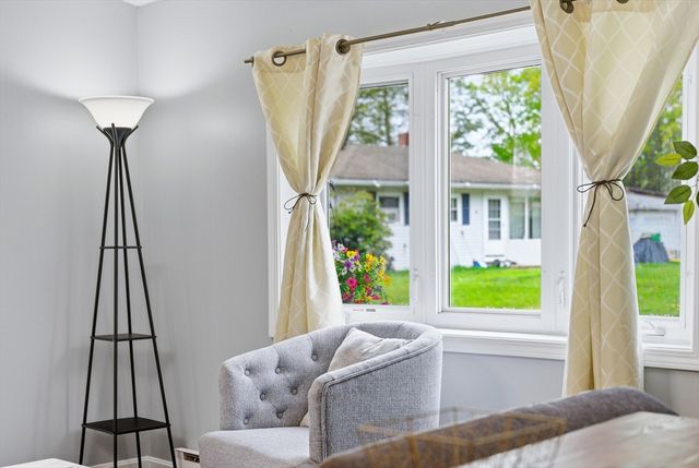 4 Bunker Hill Rd, Leicester, MA 01524