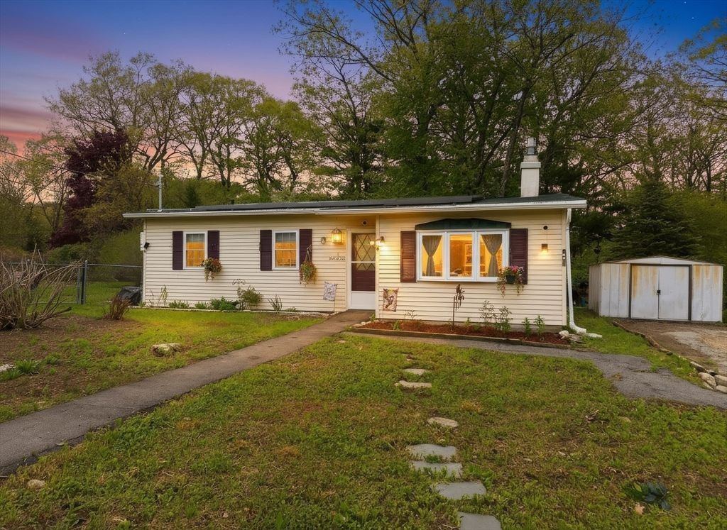 4 Bunker Hill Rd, Leicester, MA 01524