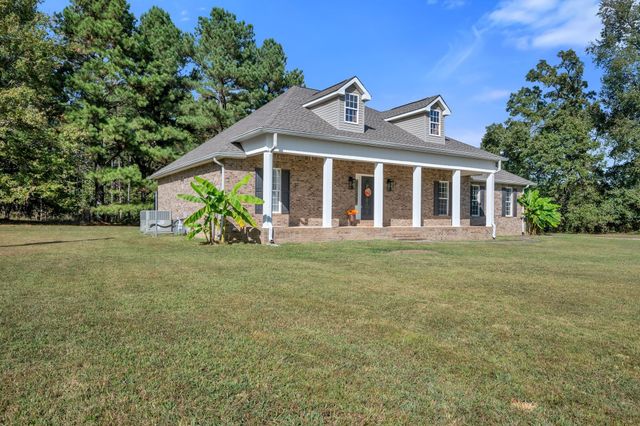 2044 Old Blacktop Road, Mc Ewen, TN 37101