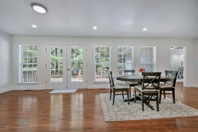 2044 Old Blacktop Road, Mc Ewen, TN 37101