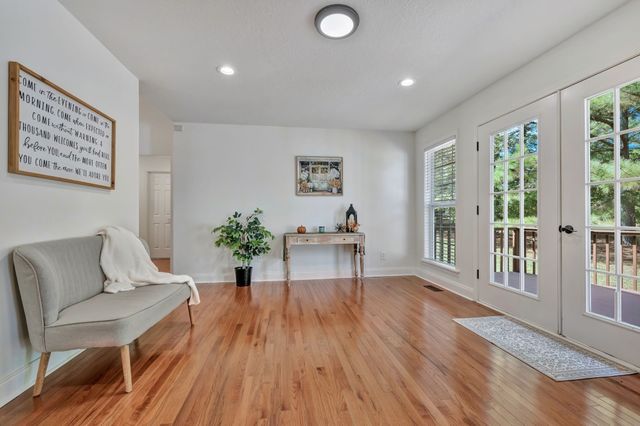 2044 Old Blacktop Road, Mc Ewen, TN 37101