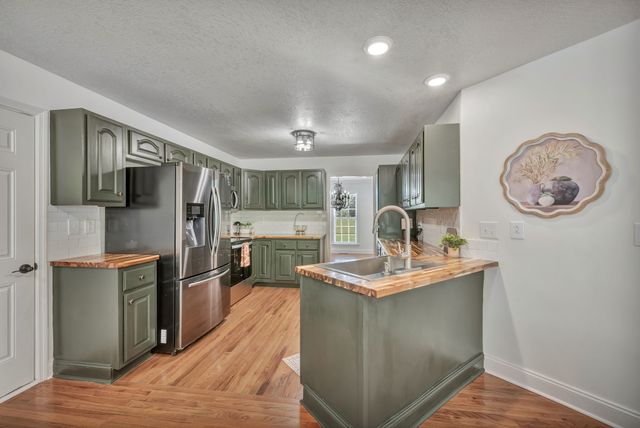 2044 Old Blacktop Road, Mc Ewen, TN 37101