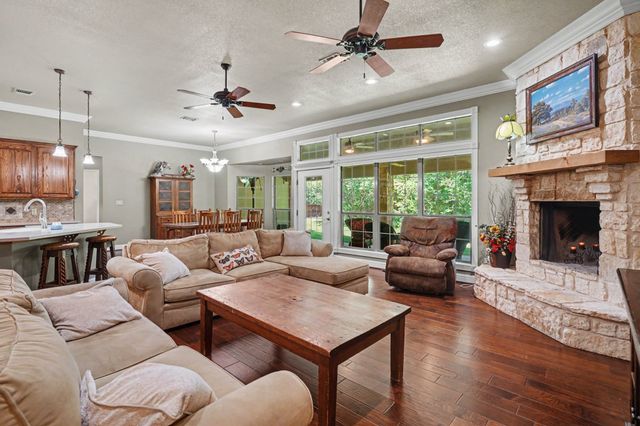 126 Willow Creek Circle, Mansfield, TX 76063